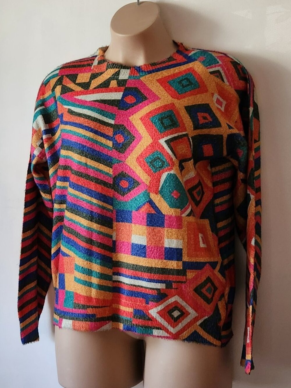 Bright sweater sz XL stripes multi colors shapes GUC